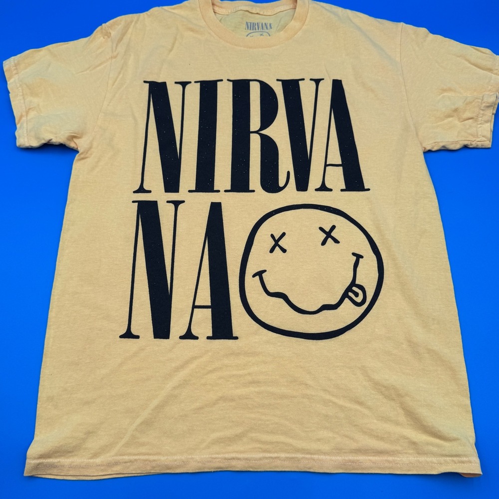 NWOT Nirvana Smiley Face Graphic T Shirt Mens Medium Yellow Cotton Band Tee‎